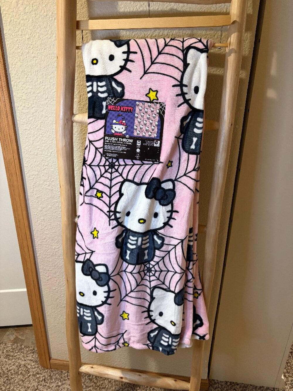 Hello Kitty Halloween Skeleton Plush Throw Blanket Pink 50x70 NWT